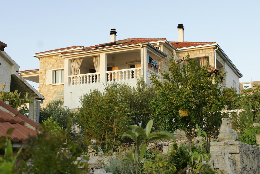 Apartments Solta Nečujam Exterior foto